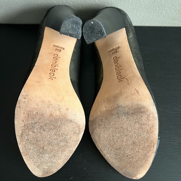 Daniblack Women's Reese Pump Elegant Antique Gold Black Quilted Heels Cap Toe 6 - Picture 6 of 6